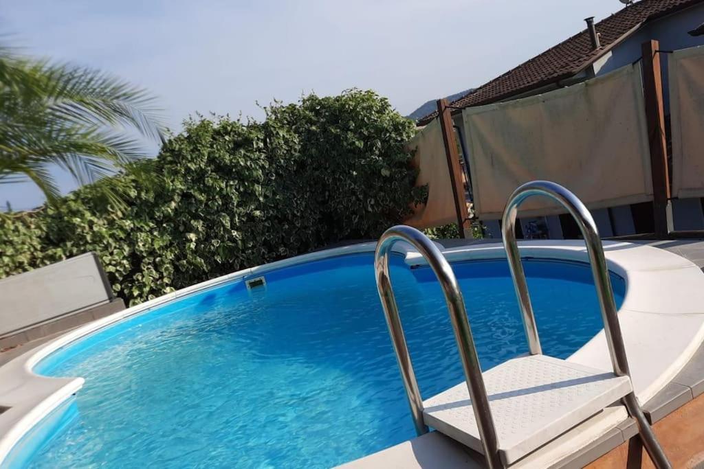 Holiday Home Тавулия Екстериор снимка